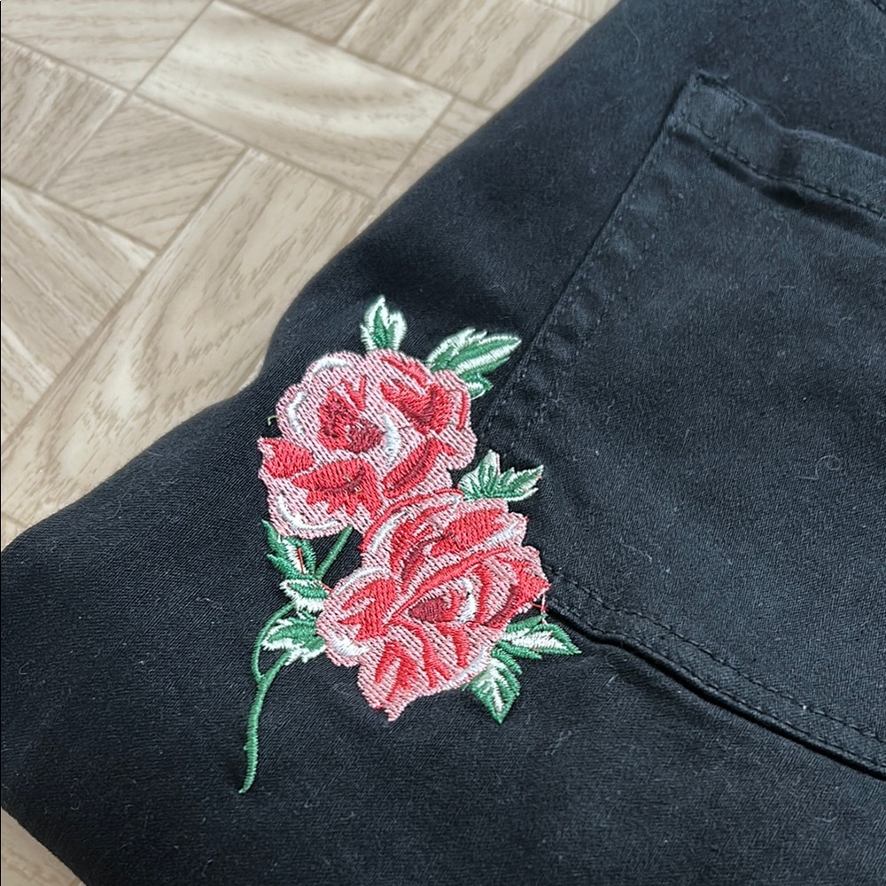NWT The Pioneer Woman Black Garment pants - Picture 7 of 7